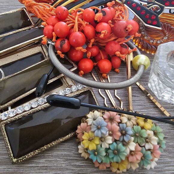 Vintage Accessories Lot Barrettes Combs Pins Slide Clip Retro Mixed Jewelry - Picture 2 of 6